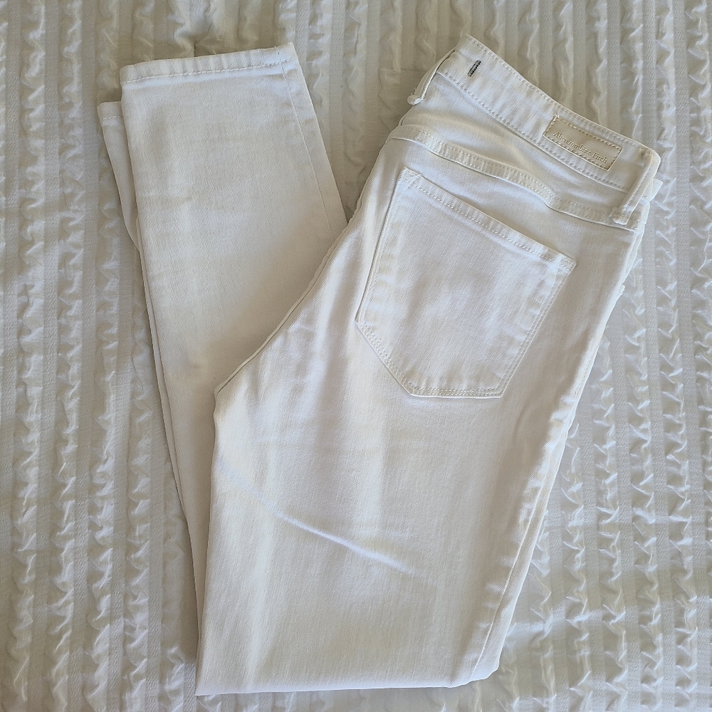 A&F Mid-Rise Super Skinny Ankle Jean